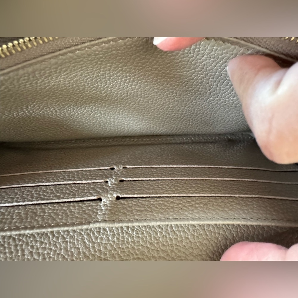 Louis Vuitton Monogram Empreinte Leather Sarah Wallet iw/ COA, Dust Bag & Box - Picture 12 of 16